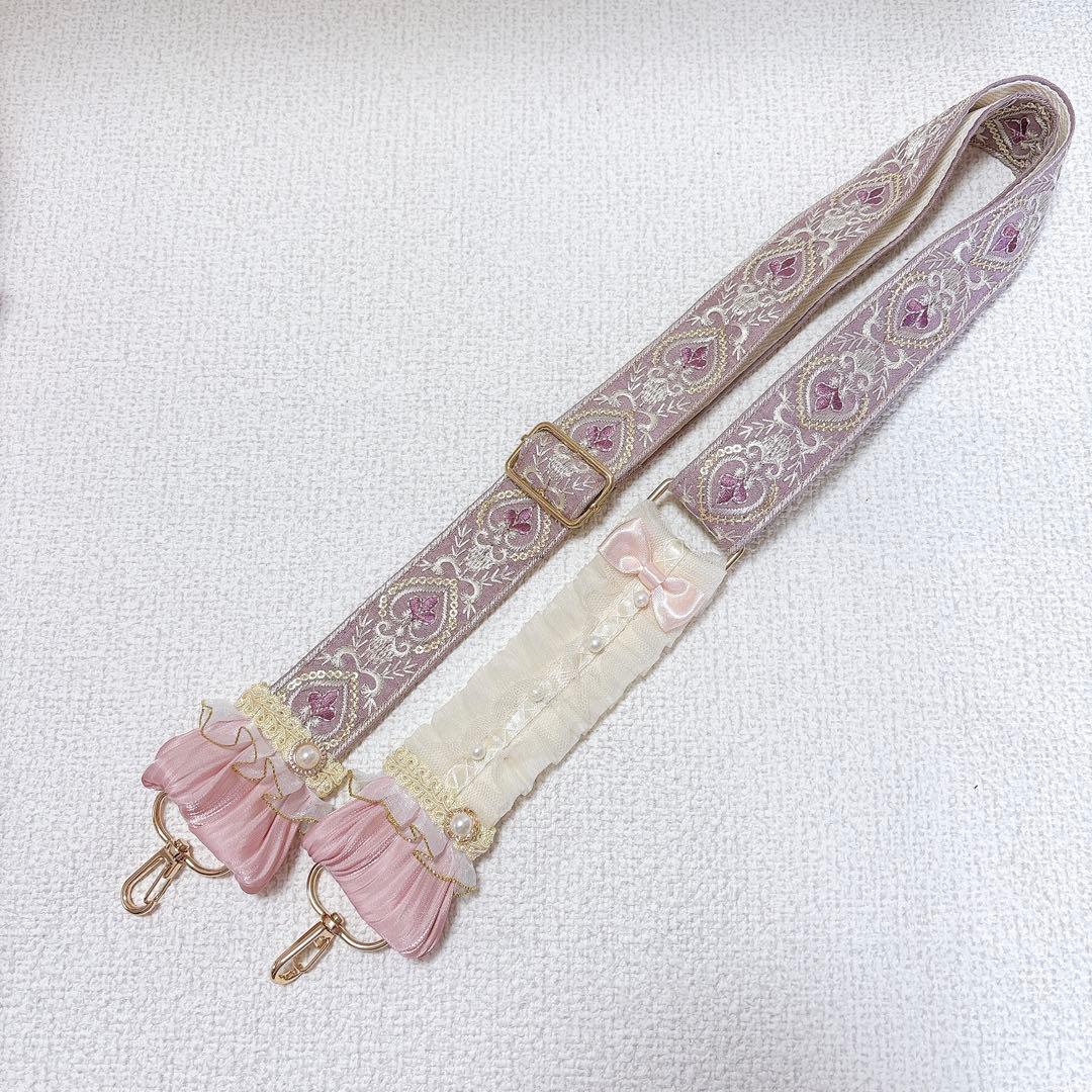 コヤンイサムチョン　フリルバッグ　ピンク　ショルダー紐　ハチワレにゃんこ