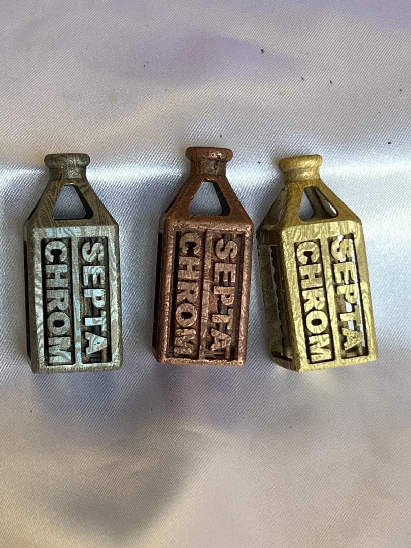 「バイクガレージ　大陸の記憶」オーダーメイドボトル型ネックレス