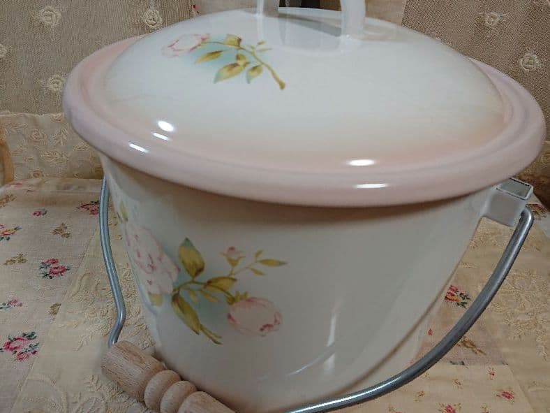 イマン　ポワージュ　ピンク　ふた付きバケツ　ホーロー　ストッカー　花柄