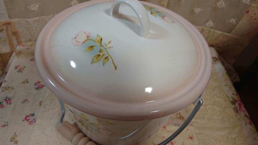 イマン　ポワージュ　ピンク　ふた付きバケツ　ホーロー　ストッカー　花柄