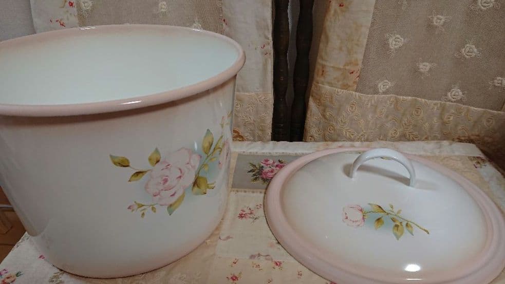 イマン　ポワージュ　ピンク　ふた付きバケツ　ホーロー　ストッカー　花柄