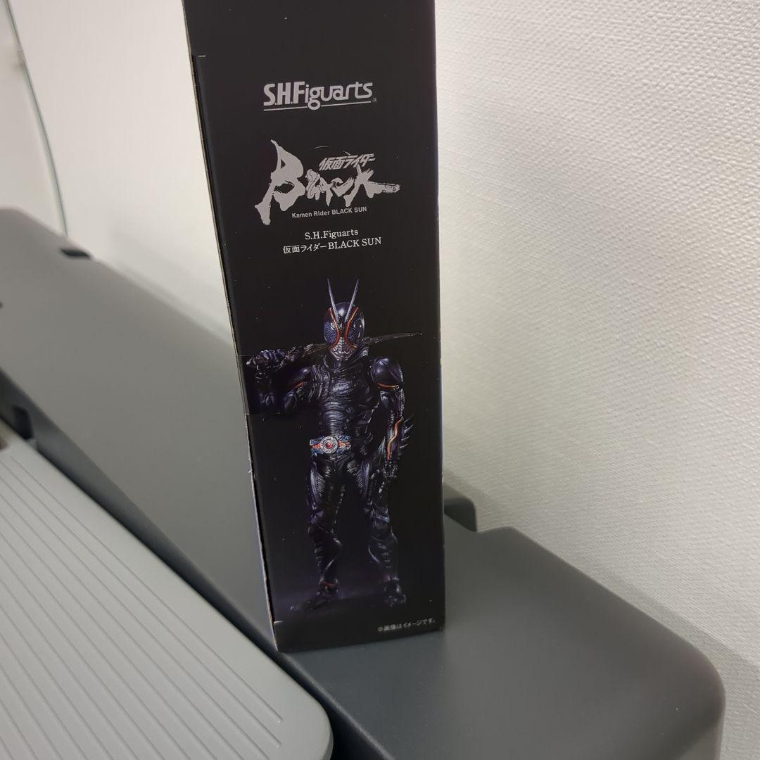 SH Figuarts 仮面ライダーBLACK SUN
