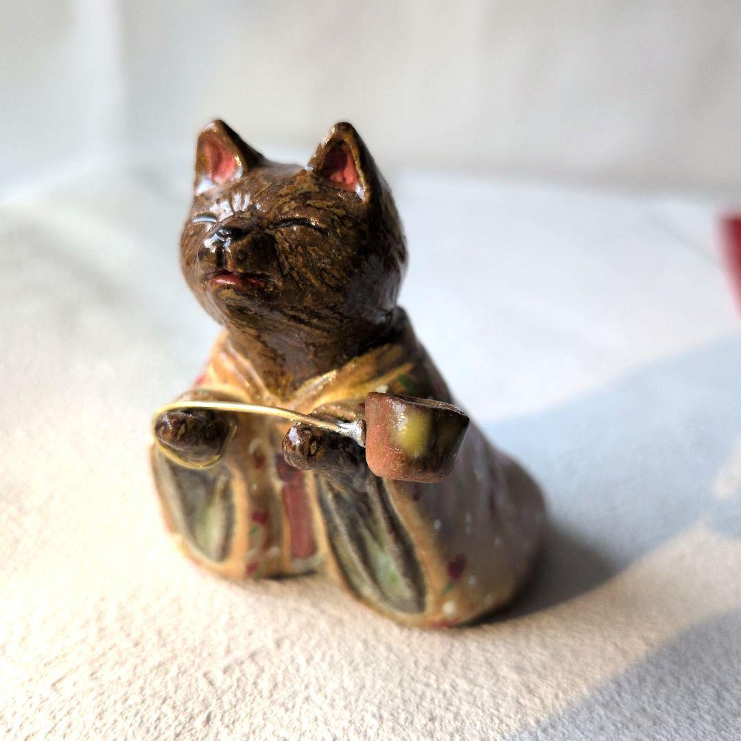 雛人形　三人官女　猫　伝統的スタイル