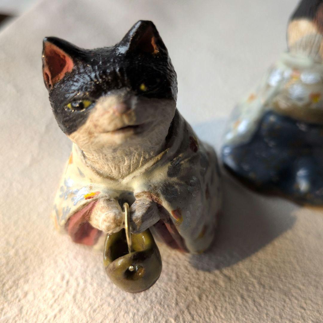 雛人形　三人官女　猫　伝統的スタイル