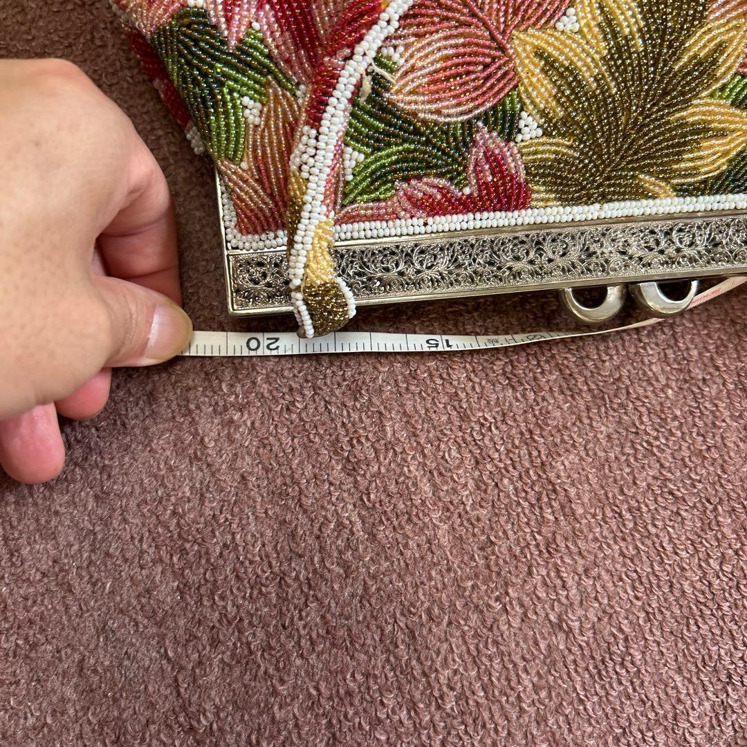 花柄ビーズ刺繍クラッチバッグ
