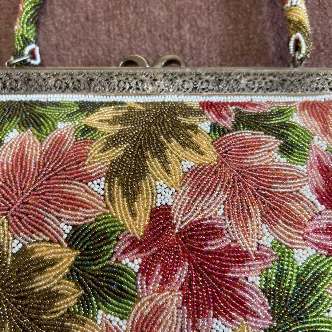 花柄ビーズ刺繍クラッチバッグ