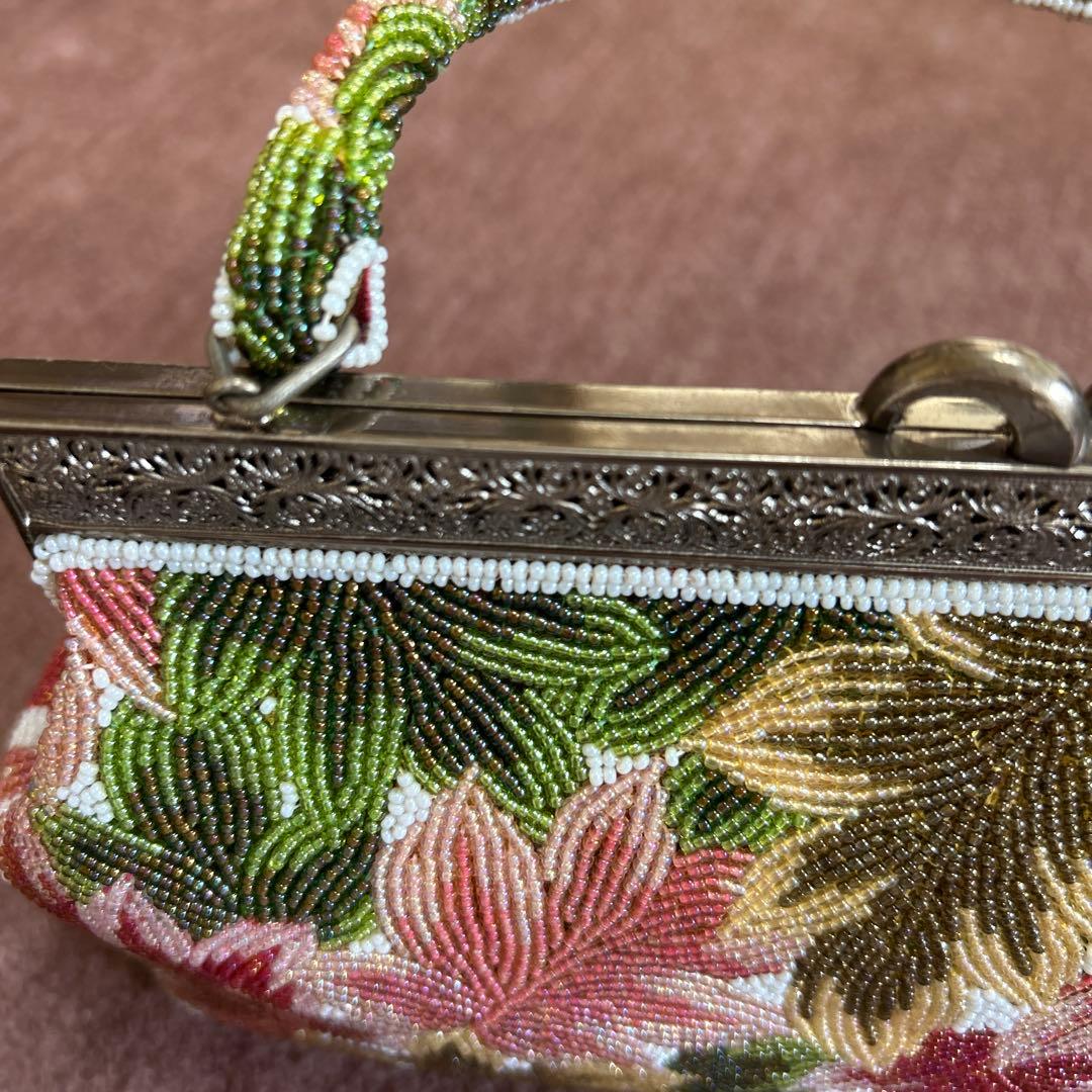 花柄ビーズ刺繍クラッチバッグ