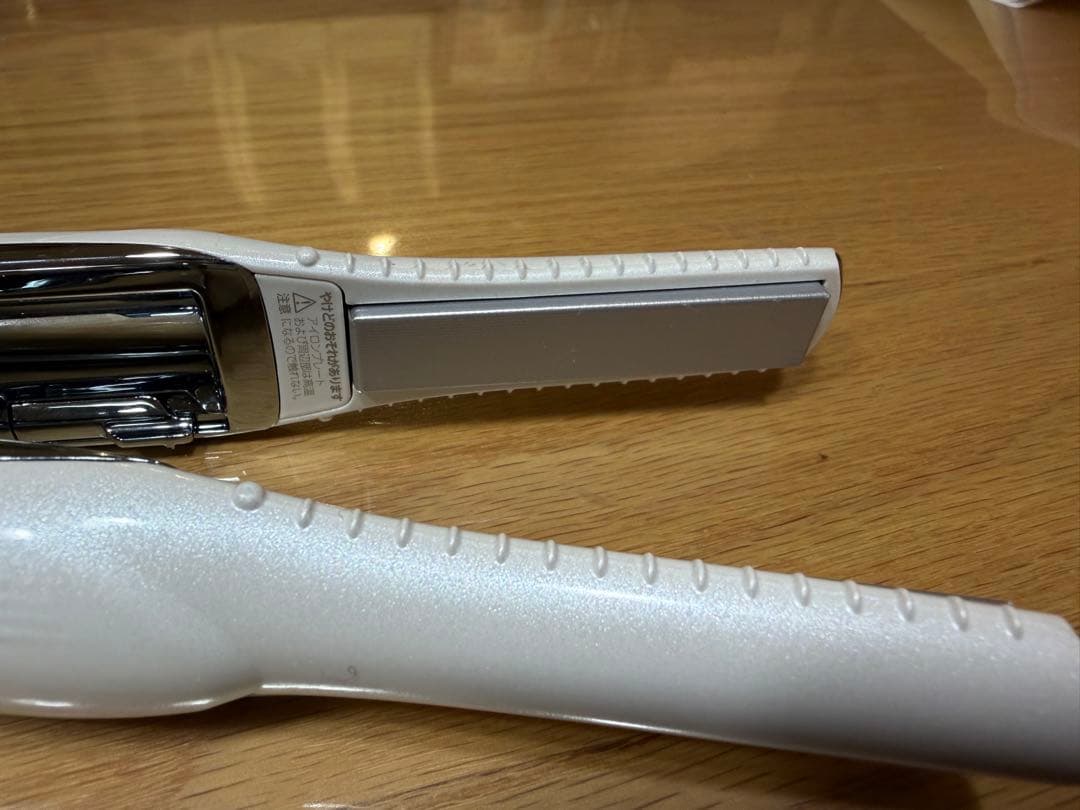 ReFa ストレートヘアアイロン 充電式コンパクト 軽量　キャップ/ケーブルなし