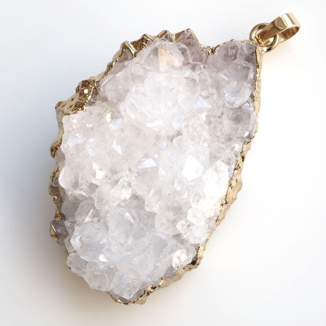 【はくとん( 'ω')ŧ‹\"ŧ‹\"】紫陽花翡翠のゴムブレス