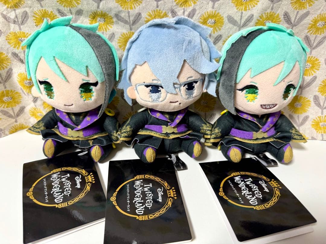 ツイステ　モアプラスハンドメイド風式典服ぬいぐるみ　オクタヴィネル寮