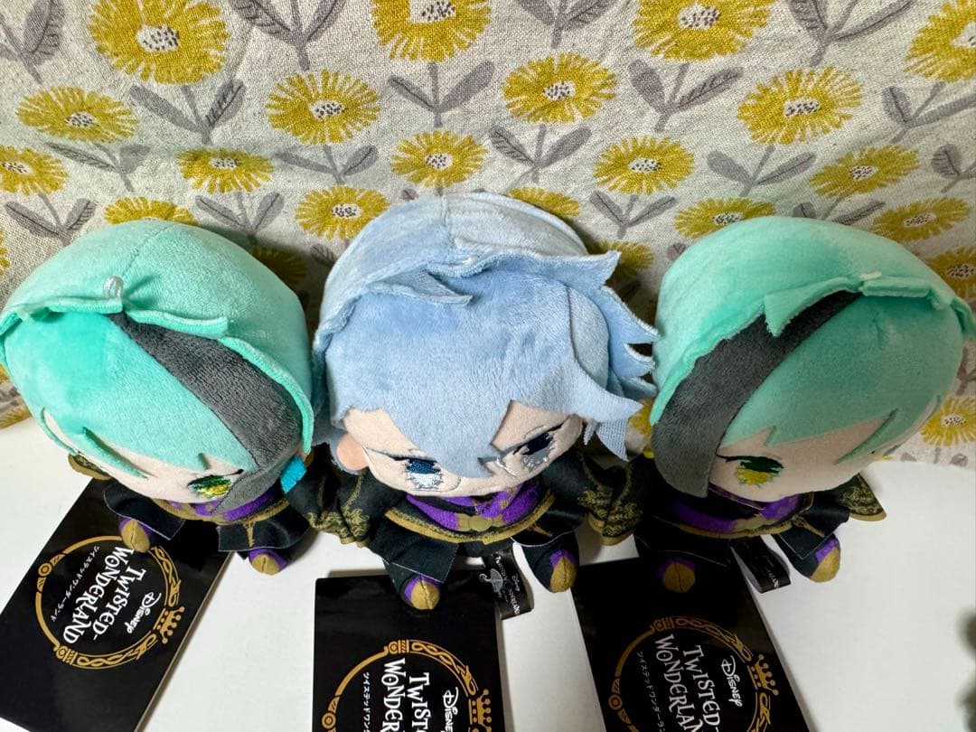 ツイステ　モアプラスハンドメイド風式典服ぬいぐるみ　オクタヴィネル寮