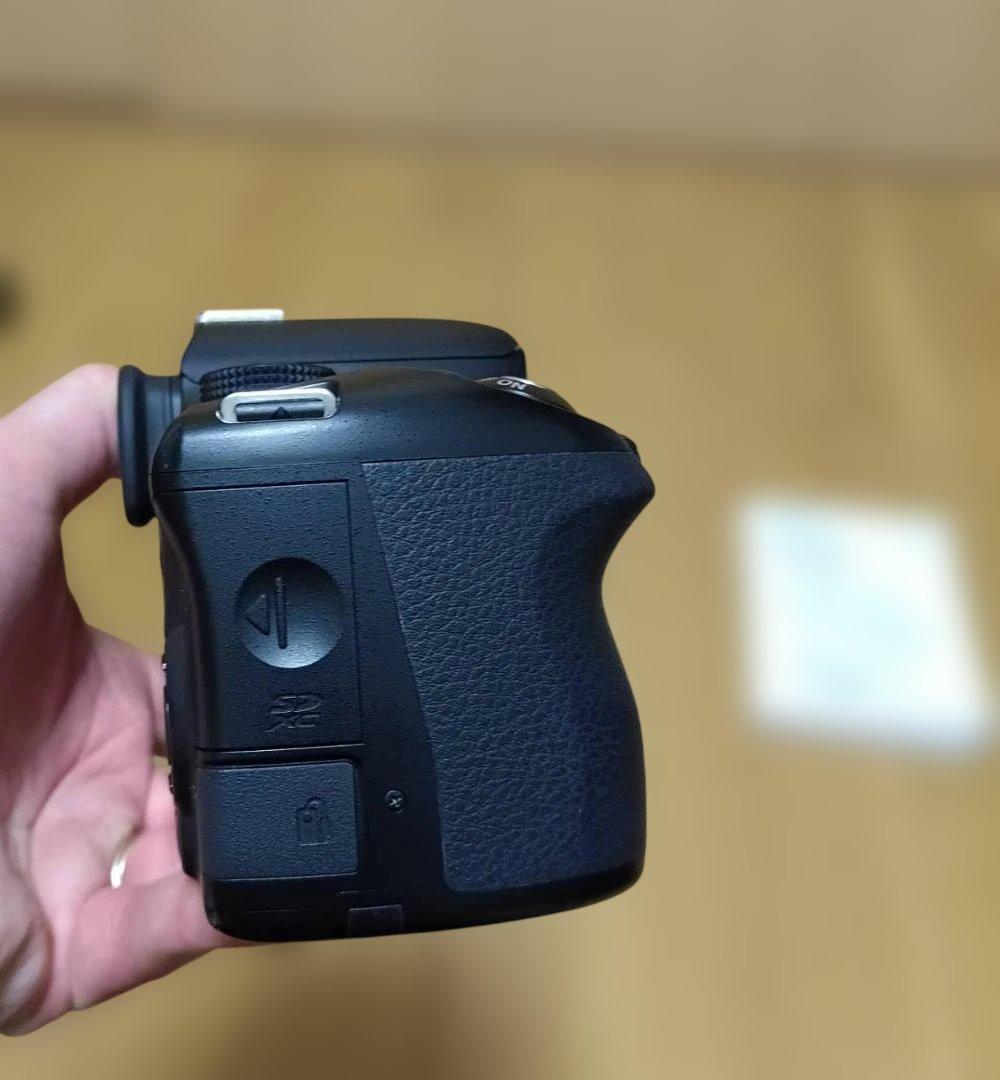 ペンタックス Pentax K-50 + DA 18-135 mm レンズキット