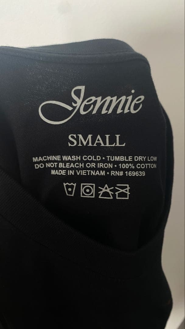 ジェニ jennie ruby ポップアップ tシャツ black