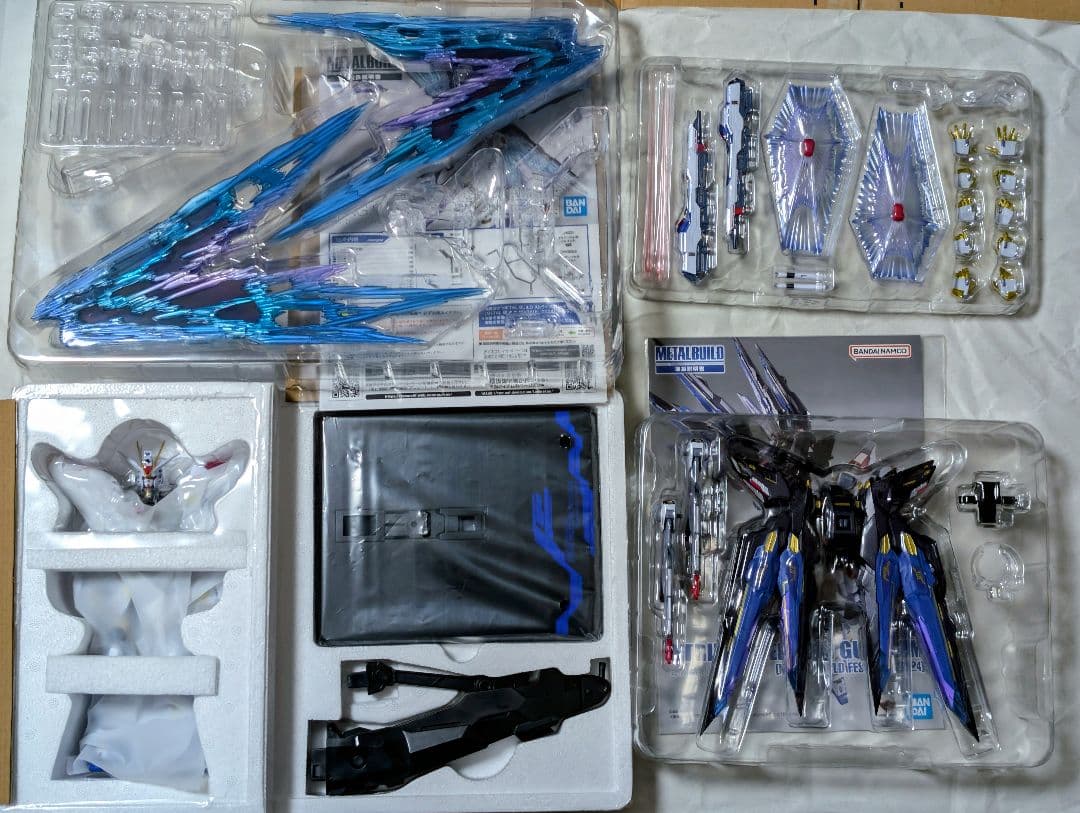 8日まで出品 メタルビルド デスティニー+ストライクフリーダム+光の翼 2024