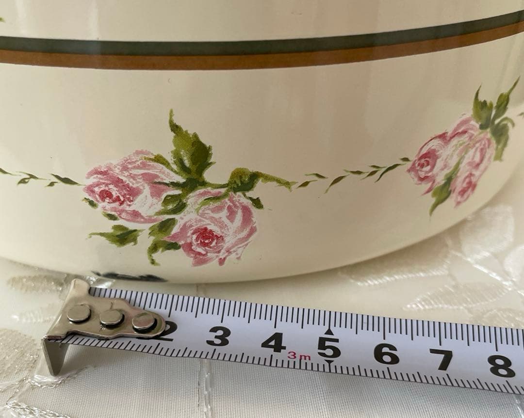 ローズボーダー柄のホーローキャニスターセット