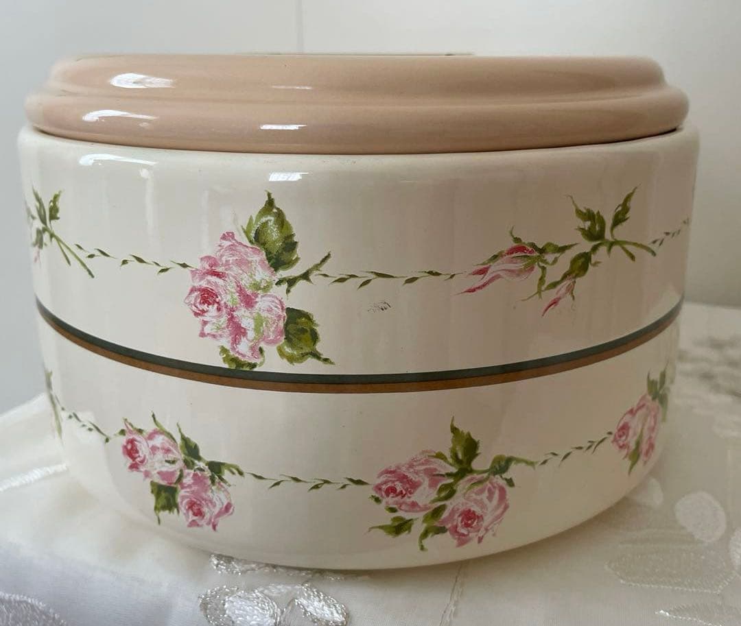 ローズボーダー柄のホーローキャニスターセット