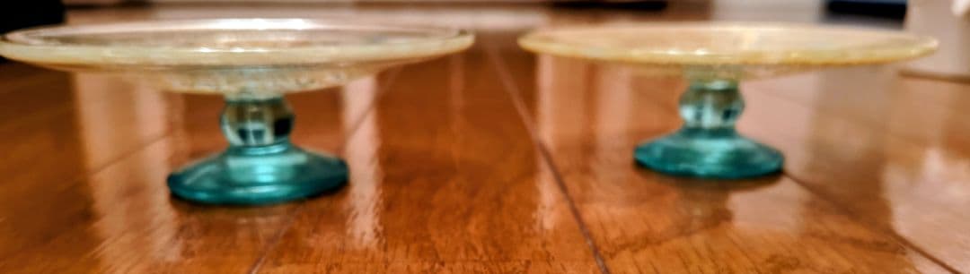 大川薫 作 玻璃 高台小皿 2客セット 共箱・栞付 金彩 工芸ガラス