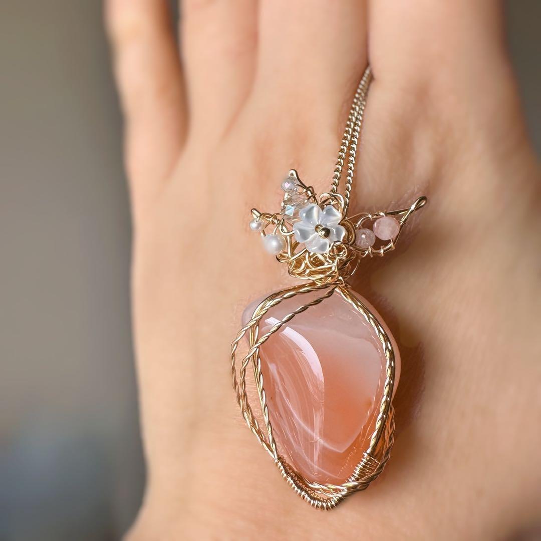 瑞々しい果実のようなアプリコットアゲートのワイヤージュエリー