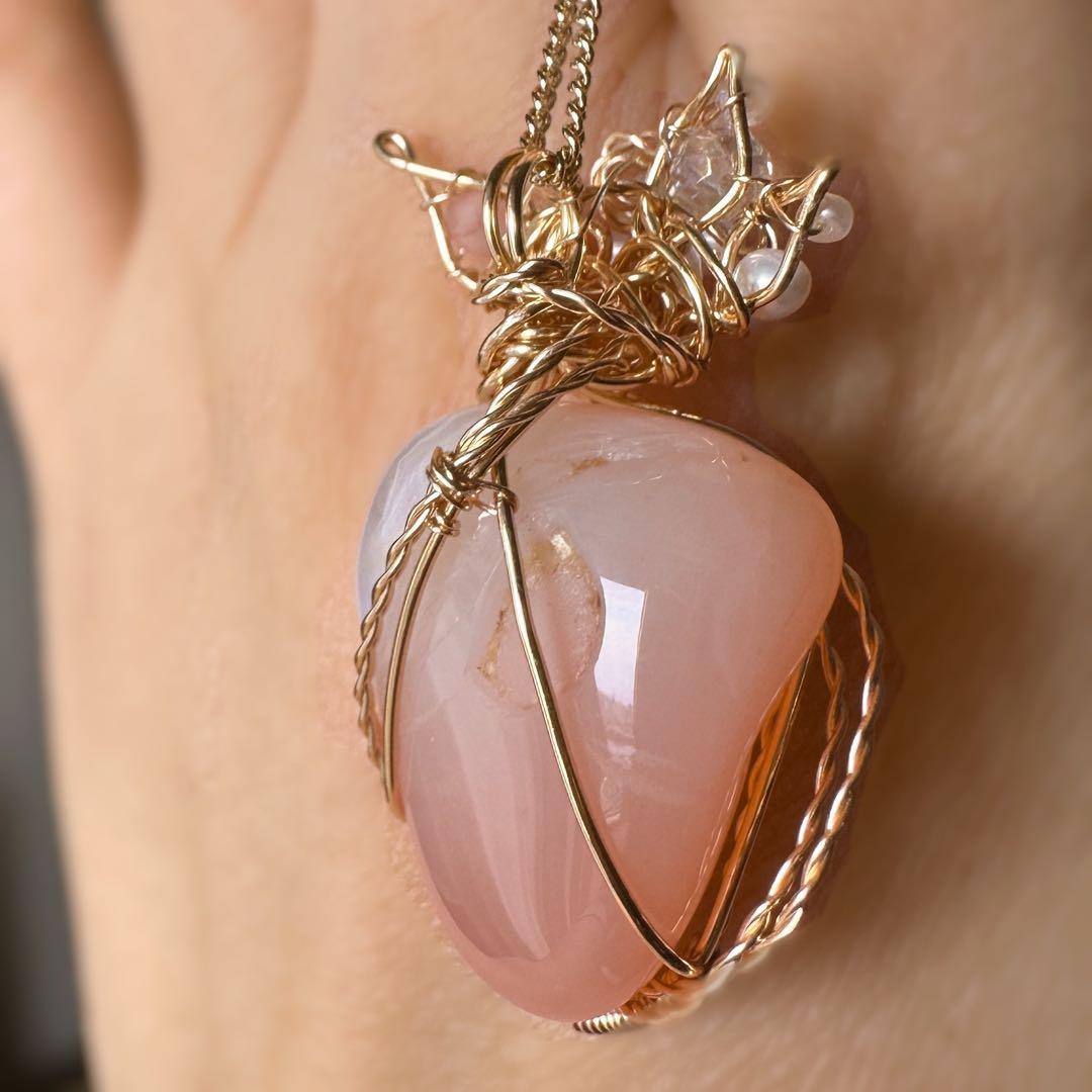 瑞々しい果実のようなアプリコットアゲートのワイヤージュエリー