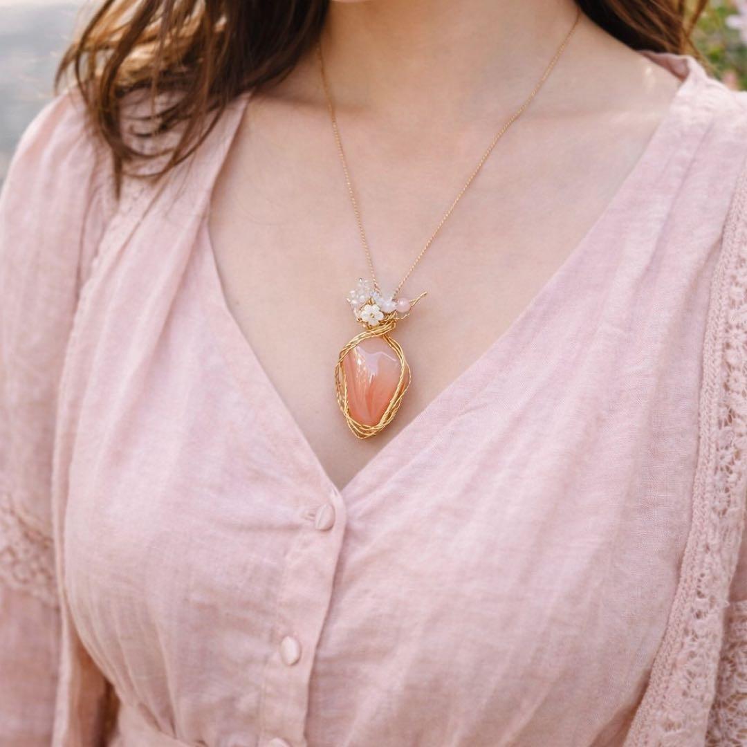 瑞々しい果実のようなアプリコットアゲートのワイヤージュエリー