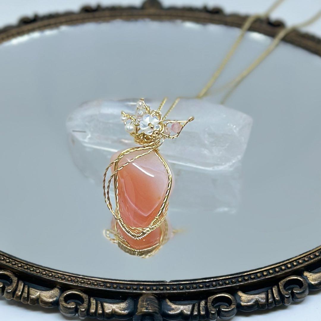 瑞々しい果実のようなアプリコットアゲートのワイヤージュエリー