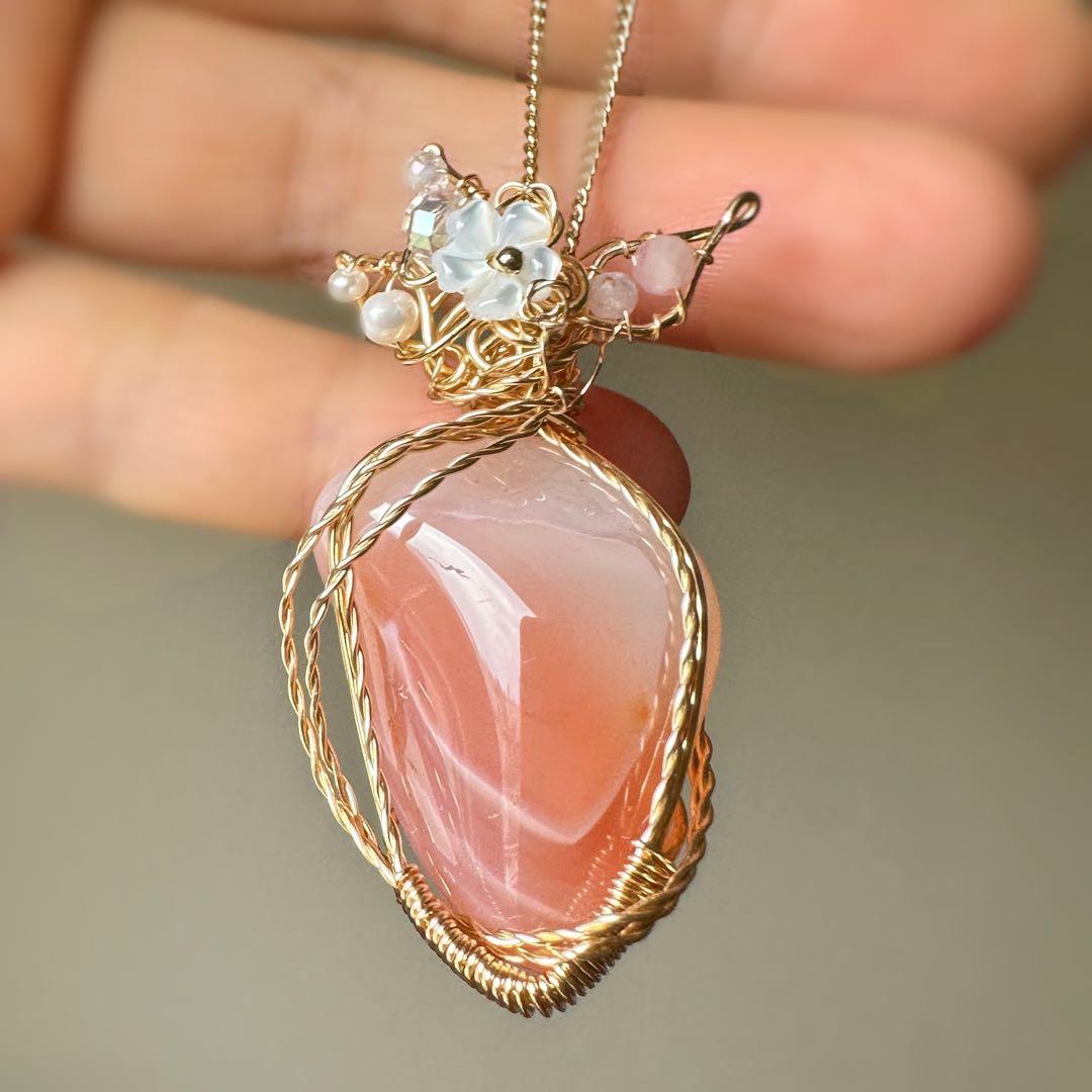 瑞々しい果実のようなアプリコットアゲートのワイヤージュエリー