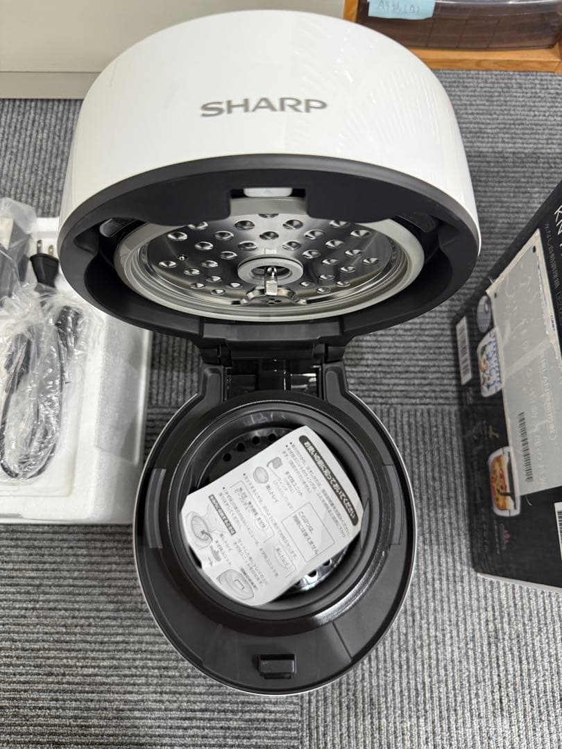 ★未使用級★ SHARP ヘルシオ KN-HW10E-W 1〜2人用