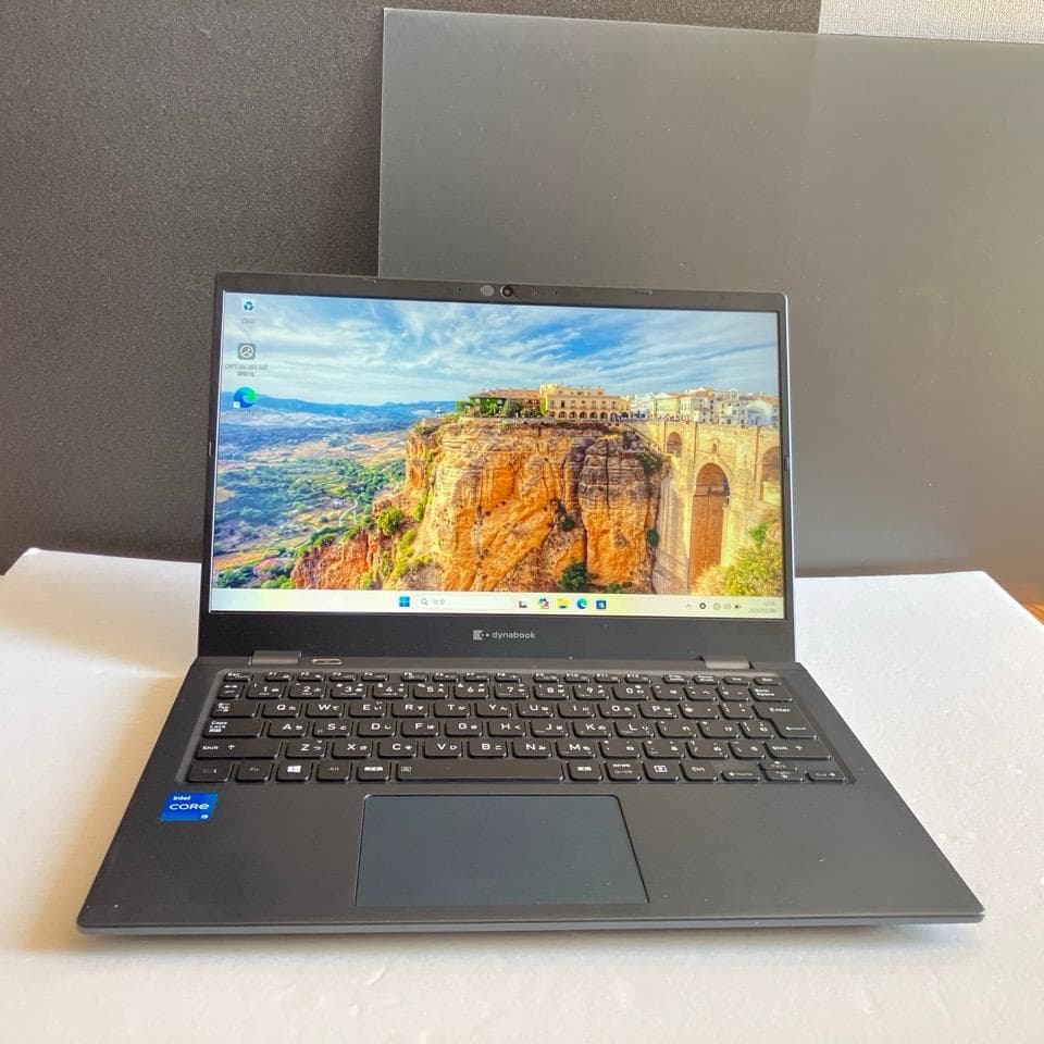 【メモリ16GB】SSD512GB / dynabook UZ63 / i7