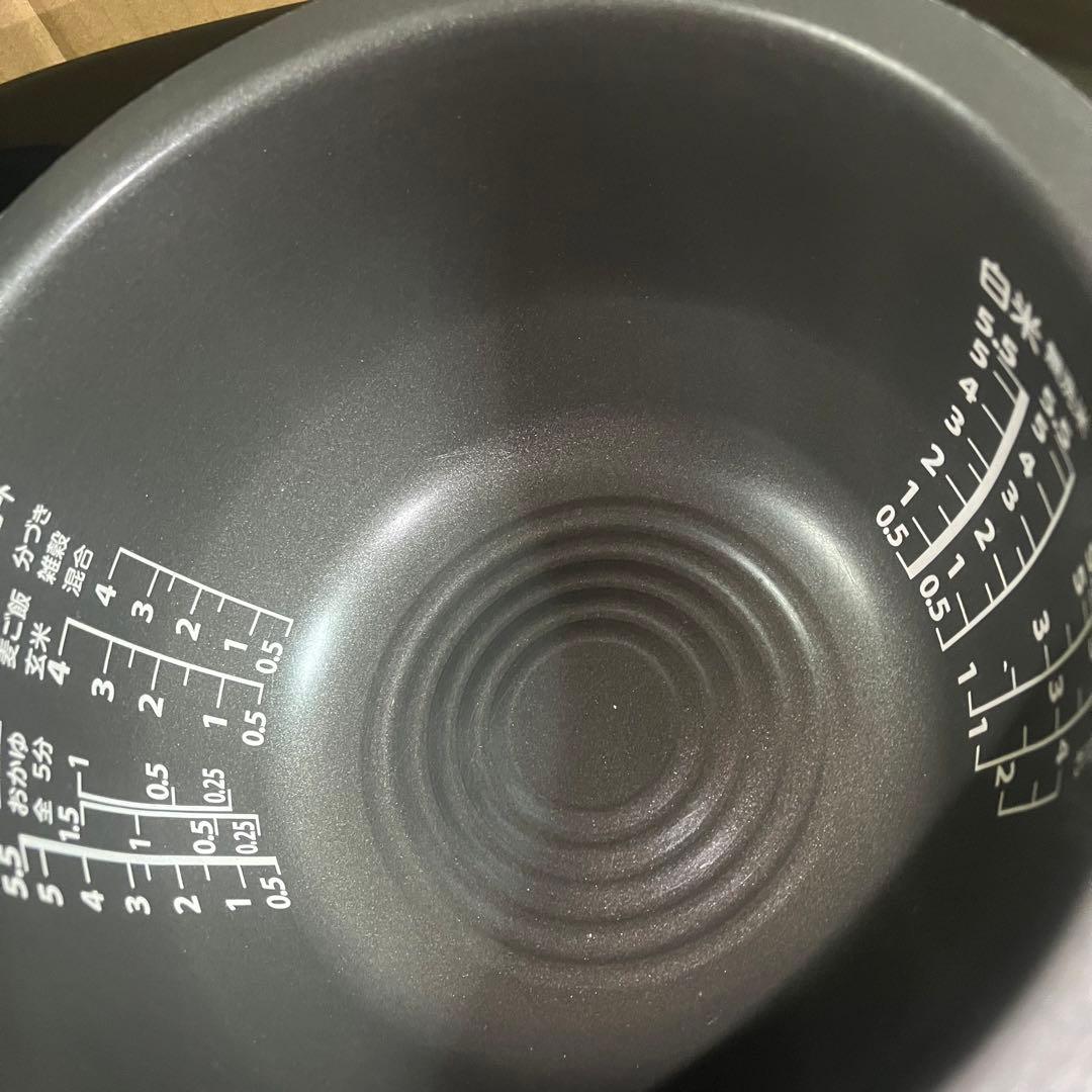 '22年製 東芝 真空IH炊飯器 5.5合 RC-10VRT