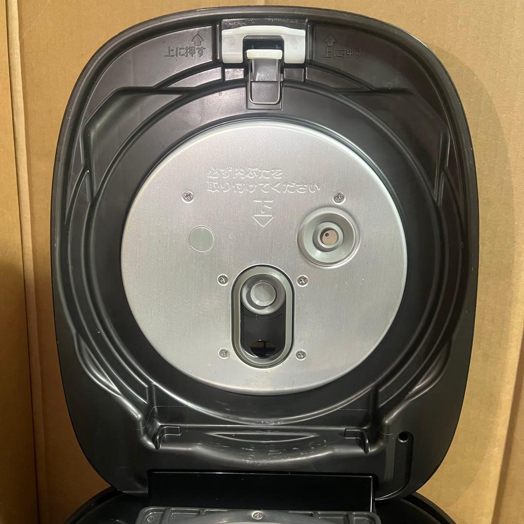 '22年製 東芝 真空IH炊飯器 5.5合 RC-10VRT