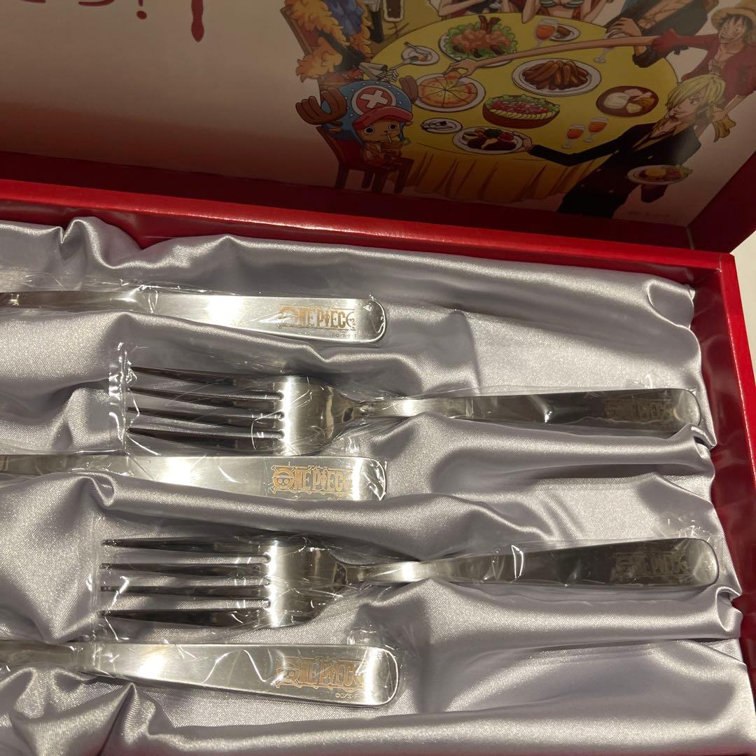 新品未使用　ONE PIECE プレート2枚➕フォーク5本セット
