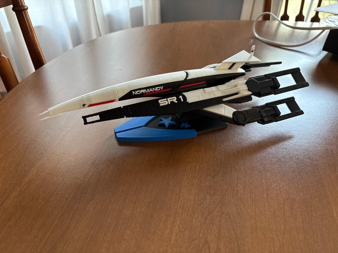 マスエフェクト 初代ノルマンディーSR1 組立キット