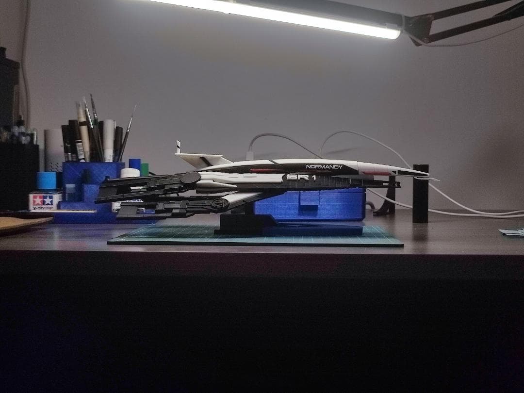 マスエフェクト 初代ノルマンディーSR1 組立キット