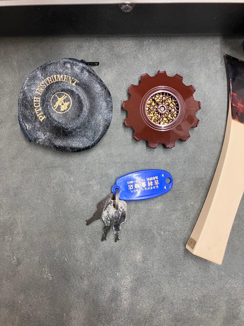 ①三味線 本体 伝統的和柄装飾付き 和楽器 付属品各種 ハードケース付