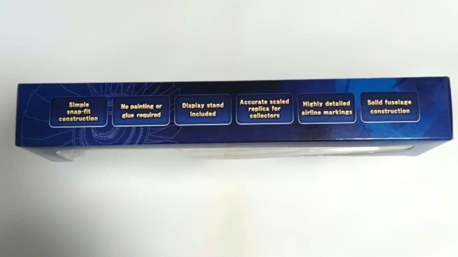 エバーライズ　Premium Collection　JAL JA851J　模型