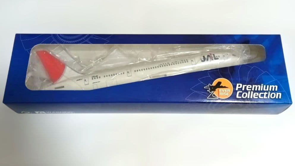 エバーライズ　Premium Collection　JAL JA851J　模型