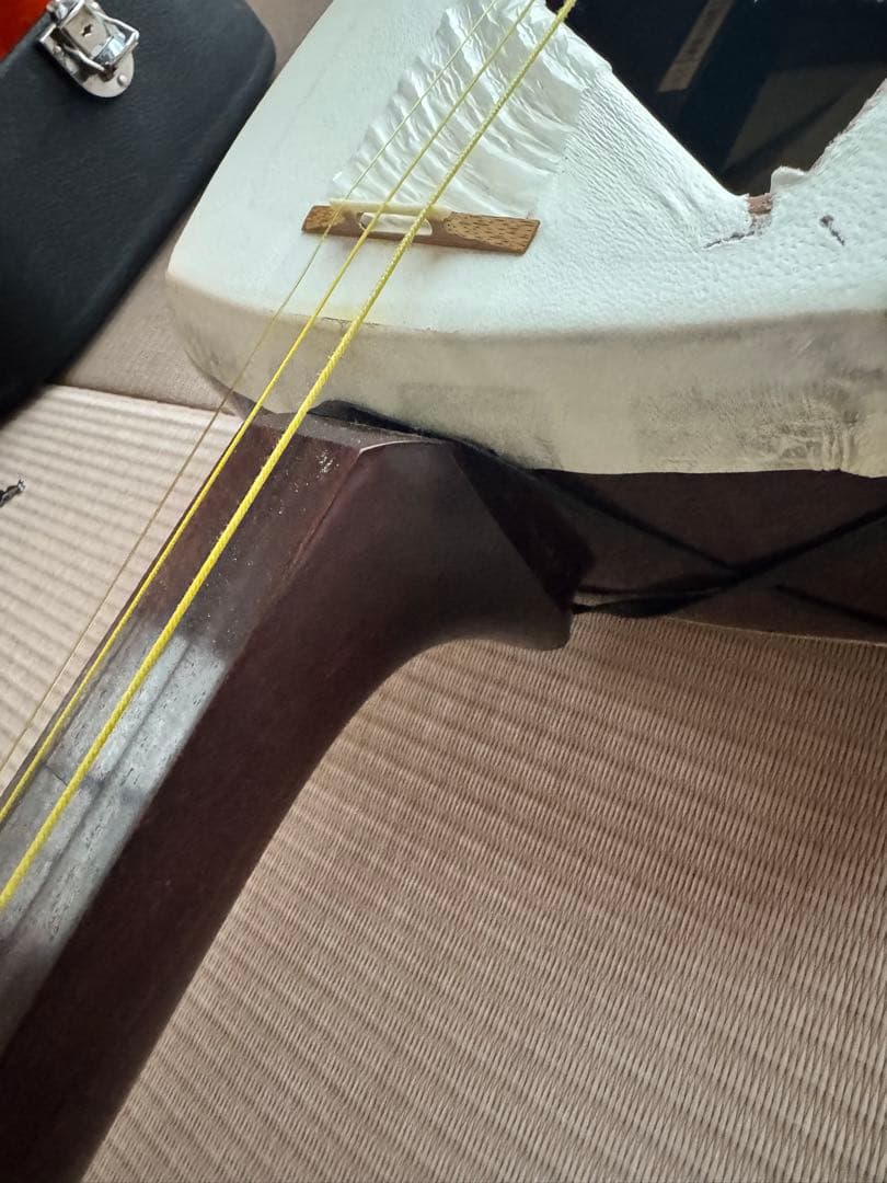 三味線本体 白色ボディ 3弦