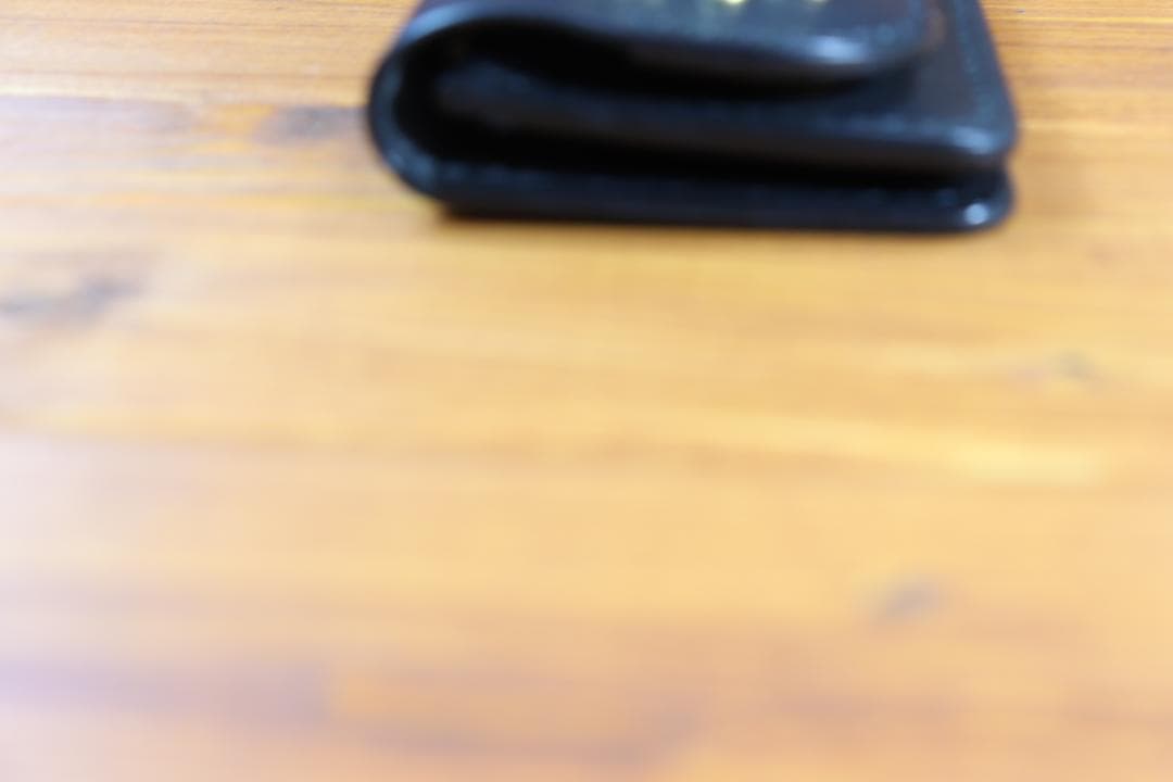 フラワースタッズミニトラッカーウォレット