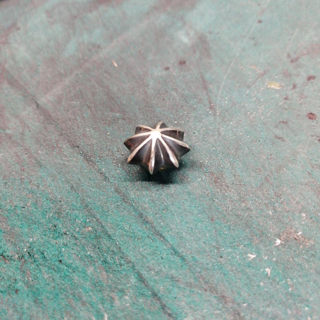 フラワースタッズミニトラッカーウォレット