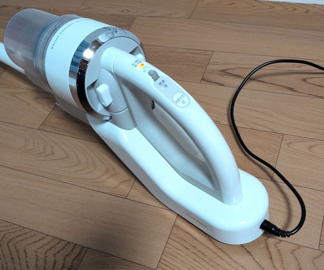TOSHIBAスティッククリーナー本体 ホワイト