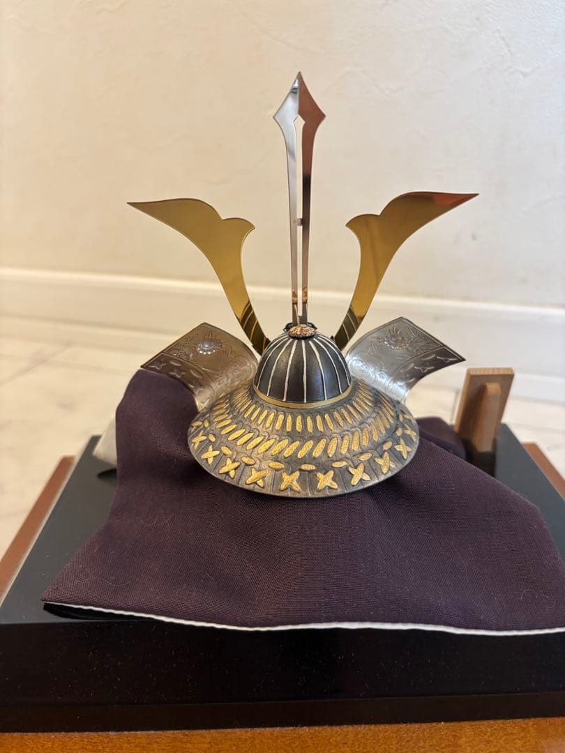 ★ 兜 剣付置物 シルバー　純銀 金銀工芸家・伝統工芸士 武比古作