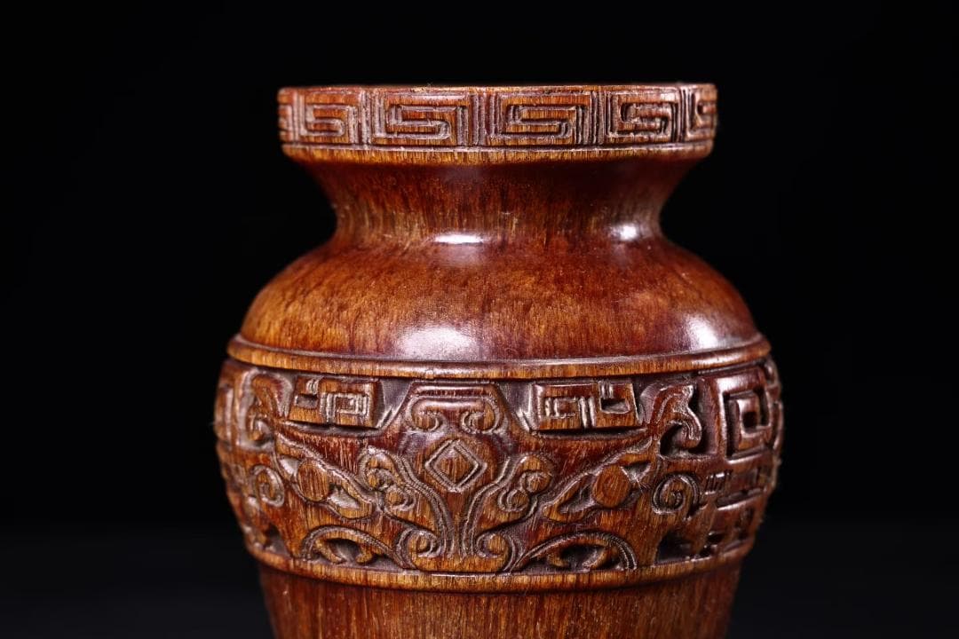 中国古美術『旧蔵 牛角花瓶』高浮彫鏨刻 老漆器箱付 極細工 置物 擺件 時代物