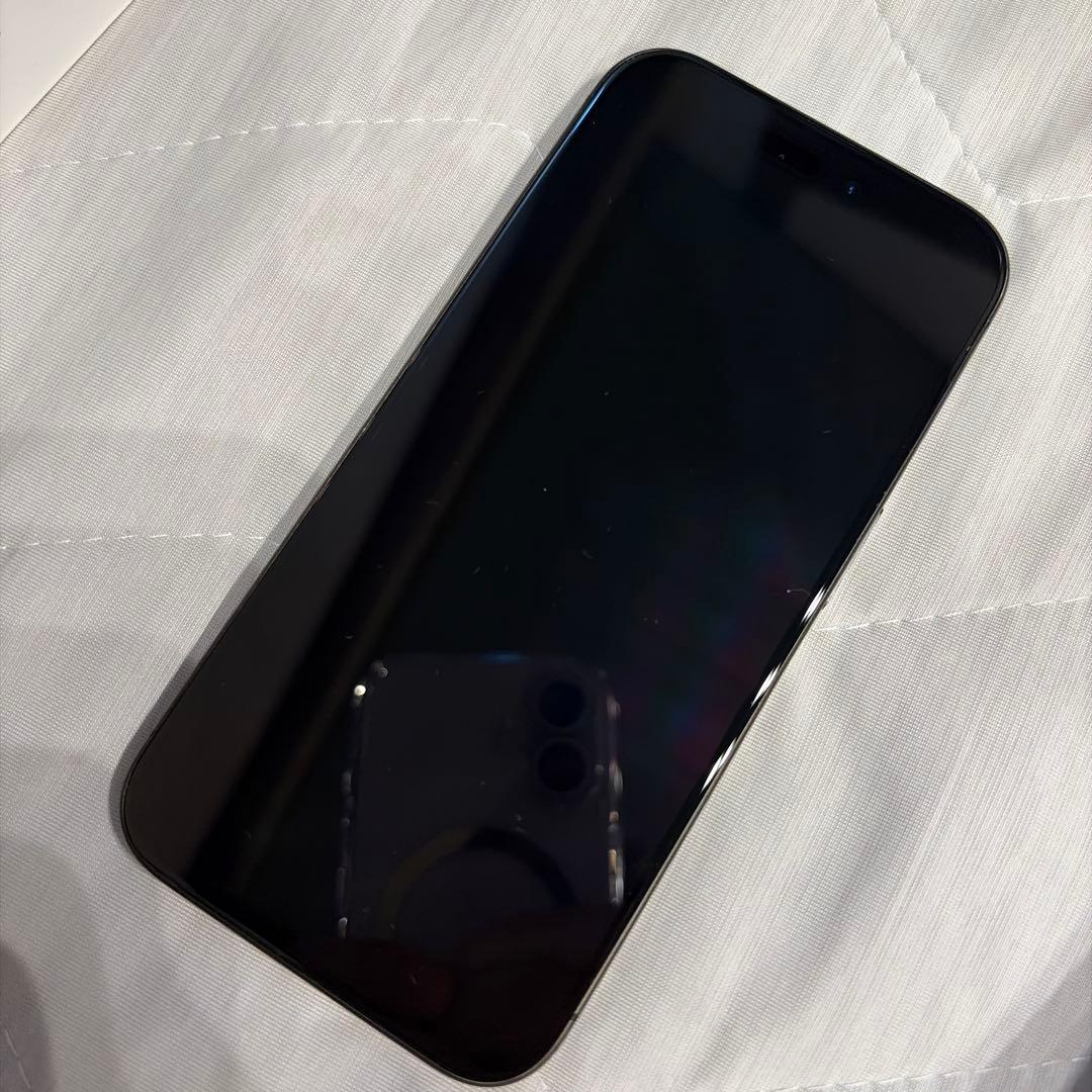 ✴︎美品✴︎ iPhone 15 Pro ブラックチタニウム 128GB