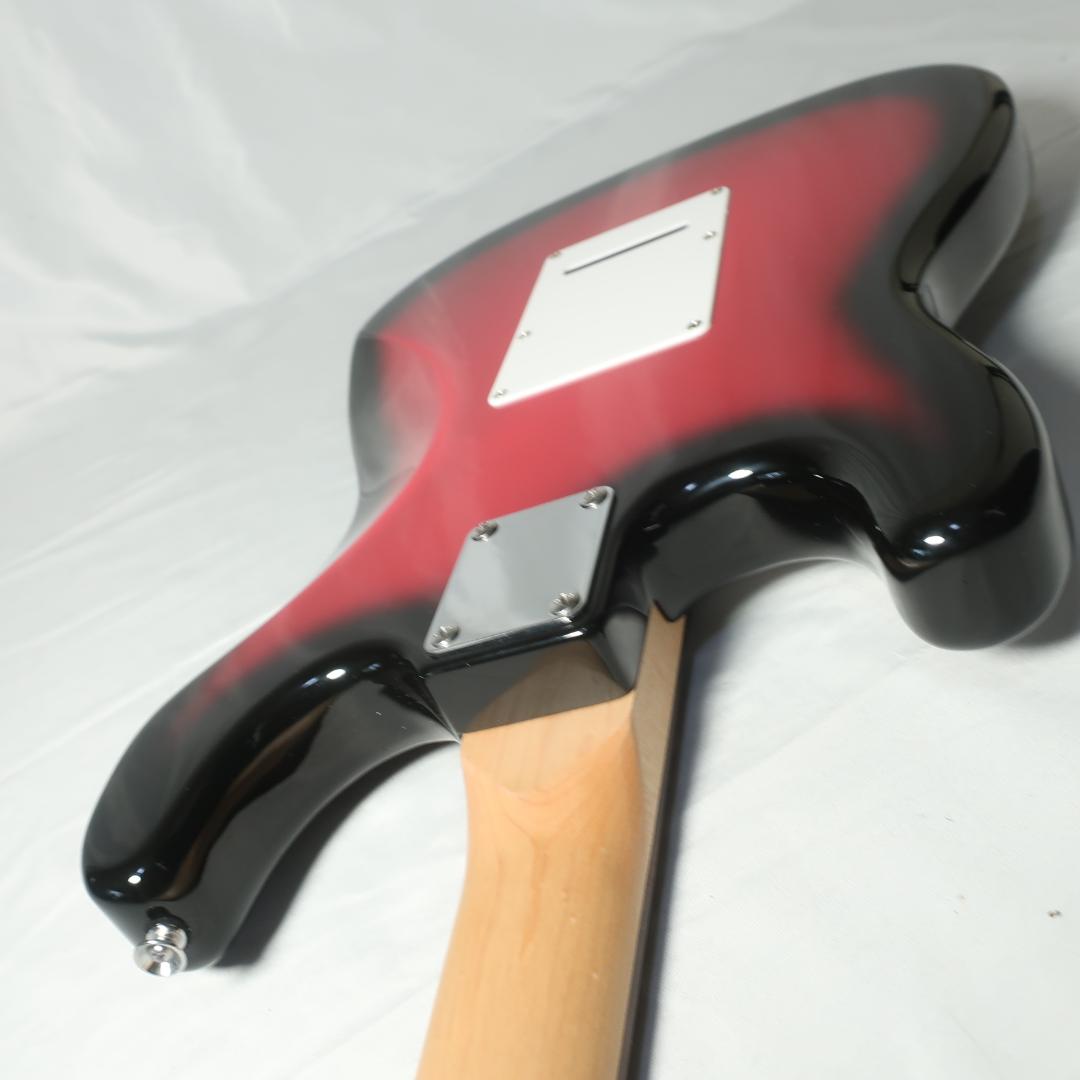 ほぼ未使用 Legend エレキギター ケース付 ストラトタイプ 2トーンレッド