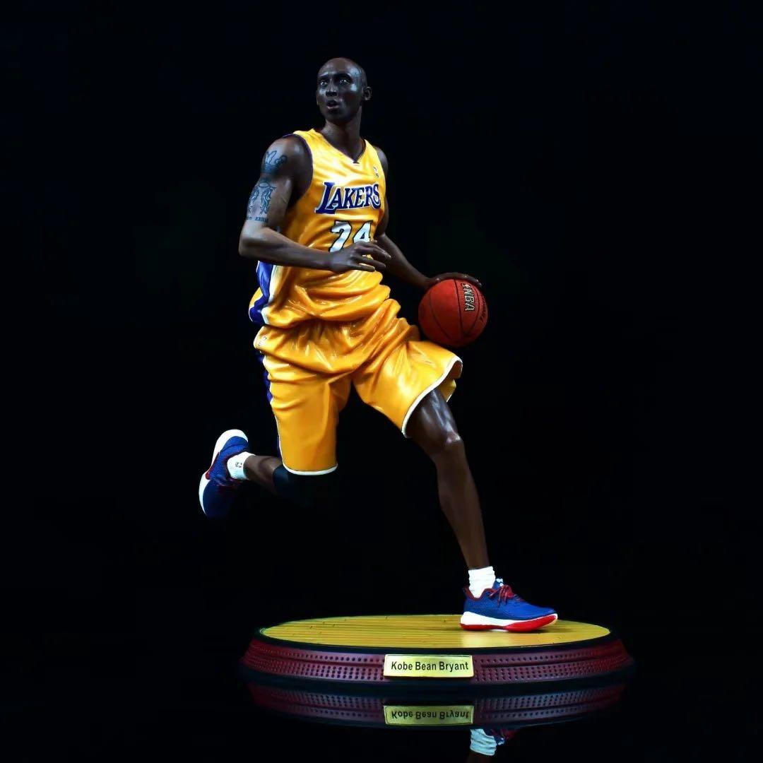 NBA Kobeコービー ブライアント フィギュア 1/6
