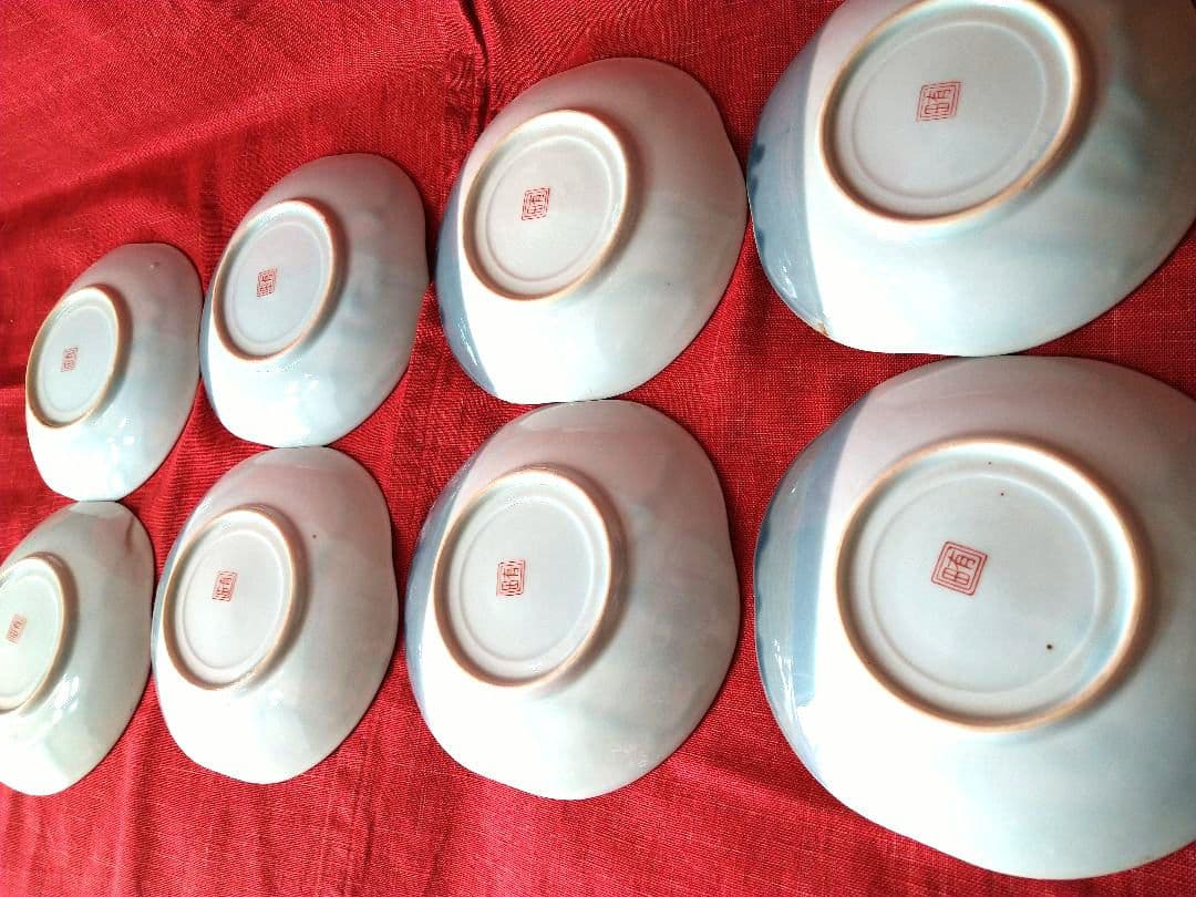 ♦高級感満載【貫入模様デザイン・希少な有田焼】♥金銀彩・梅花絵柄輪花7平皿