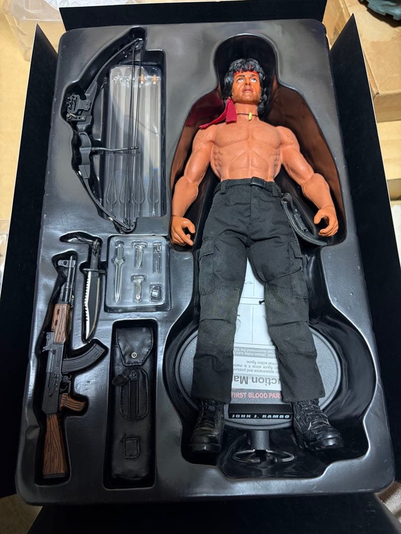 ホットトイズ ムービーマスターピース ランボー[怒りの脱出] 1/6スケール