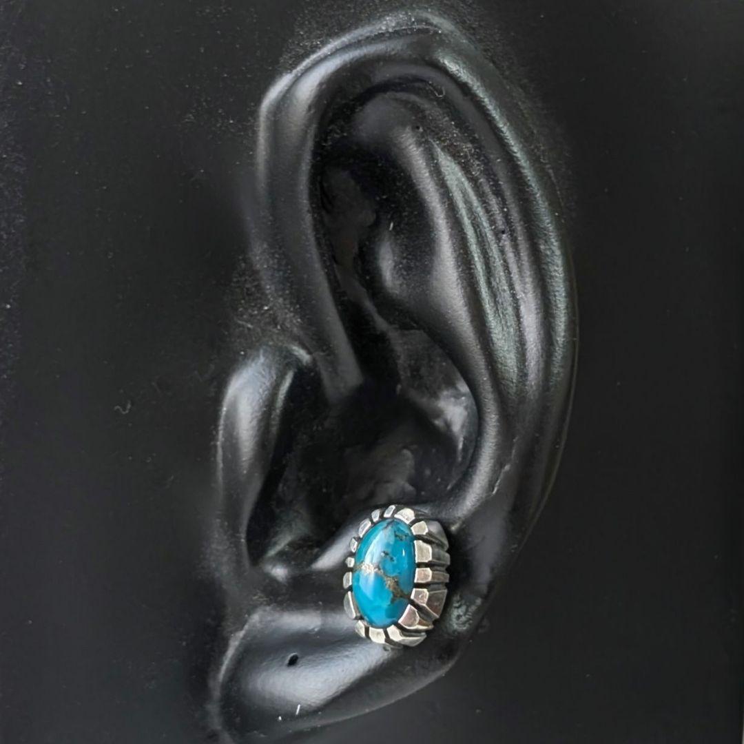 ハンドメイドのターコイズピアス　片耳用　インディアンジュエリー風