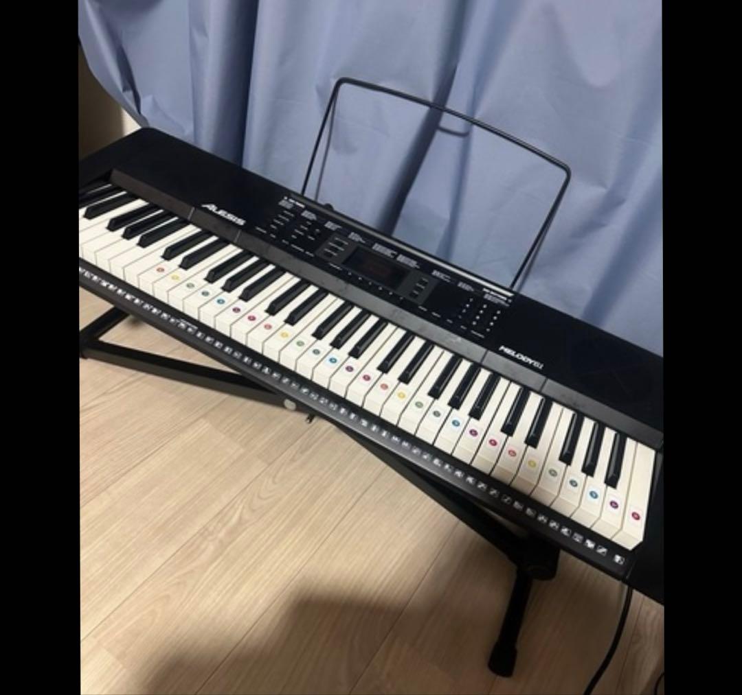 江東区引取り限定　61鍵 黒い電子キーボードと椅子セット