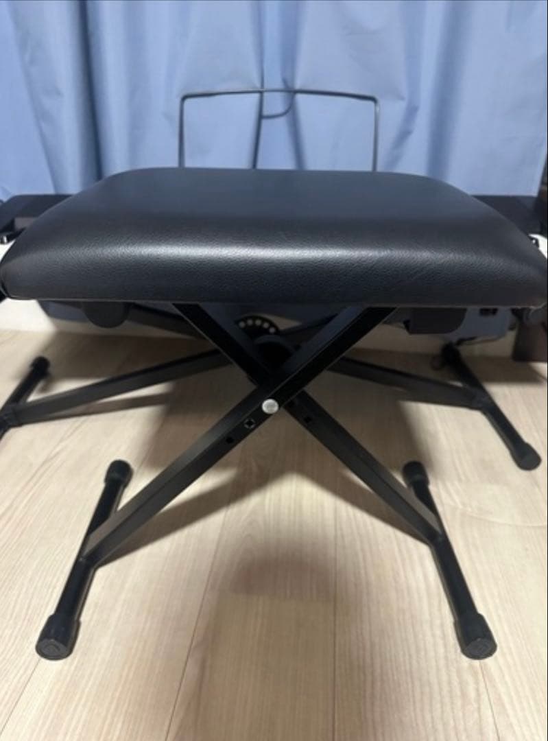 江東区引取り限定　61鍵 黒い電子キーボードと椅子セット